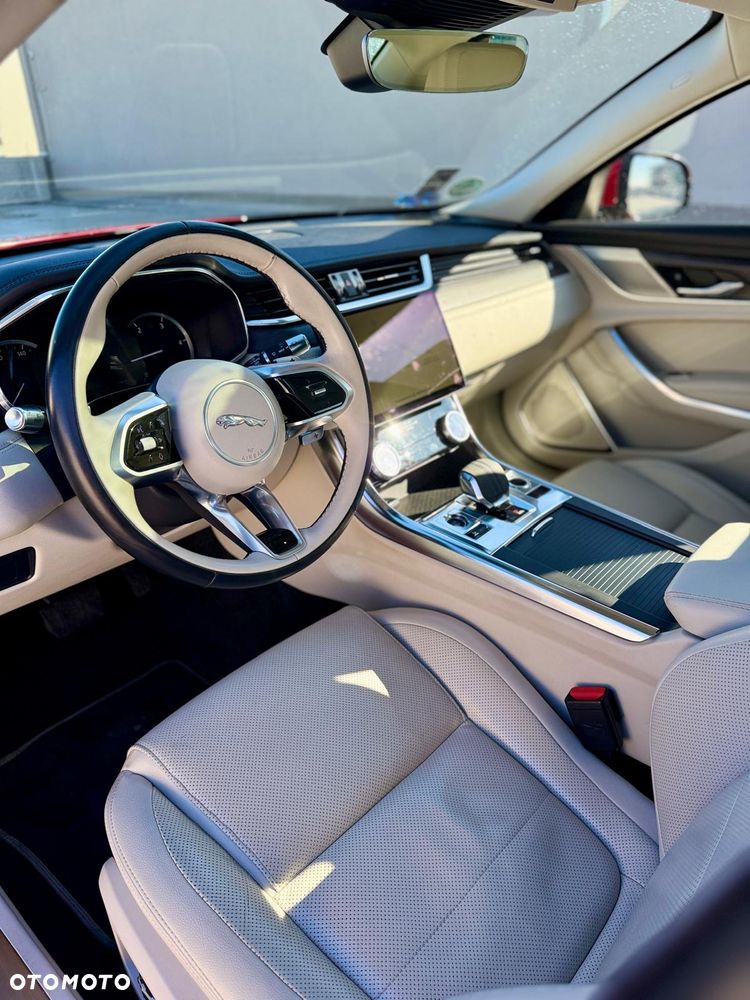Jaguar XF - 14