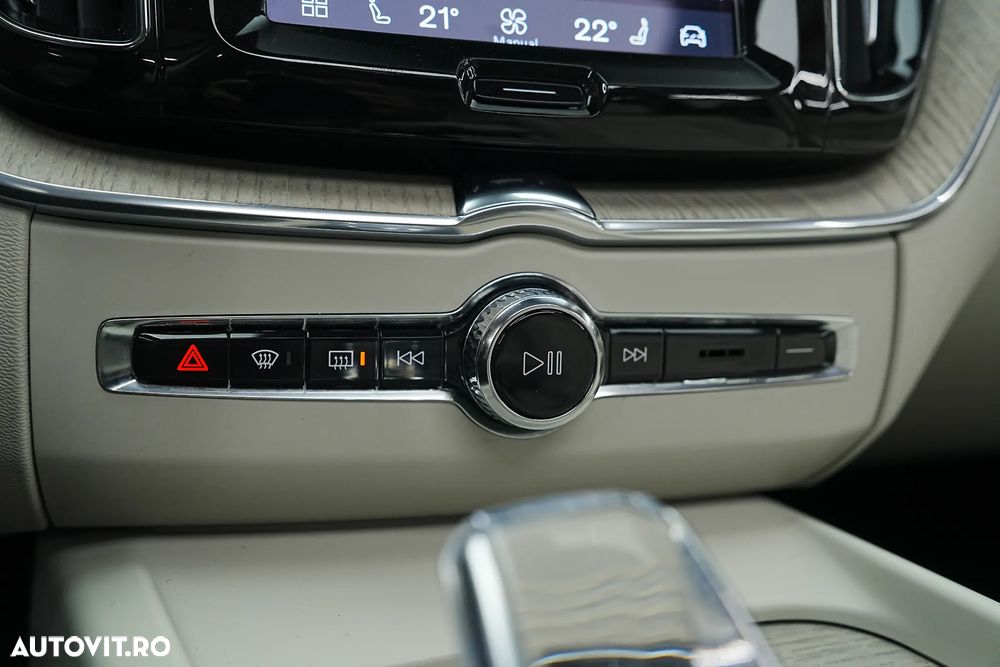 Volvo XC 60 Recharge T6 Twin Engine eAWD Inscription Expression - 36