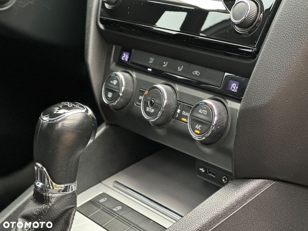 Skoda Octavia 1.6 TDI Elegance DSG - 14