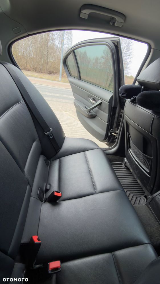 BMW Seria 3 325i - 27