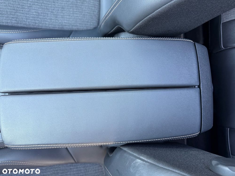 Peugeot 3008 1.5 BlueHDi GT Pack S&S EAT8 - 34