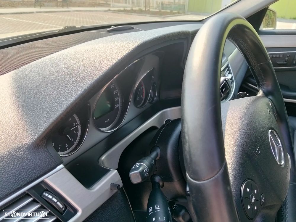 Mercedes-Benz E 250 CDI Avantgarde BlueEfficiency Auto. - 16