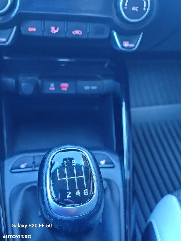 Kia Stonic 1.0 T-GDI HP Urban - 10