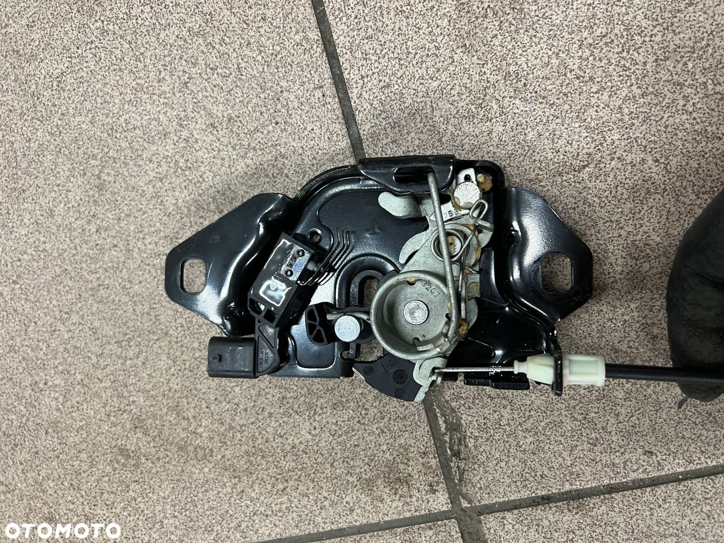 TESLA MODEL Y 3 ZAMEK RYGIEL SIŁOWNIK ZAMKA MASKI PRZÓD 1500397-00-F - 8