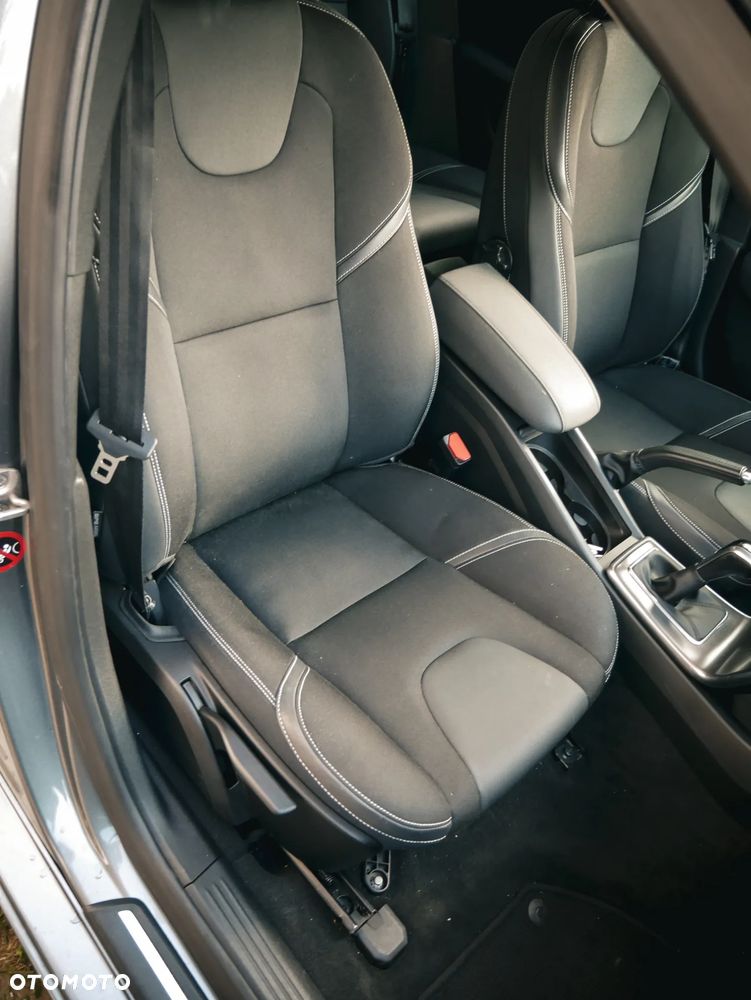 Volvo V40 D4 Summum - 15