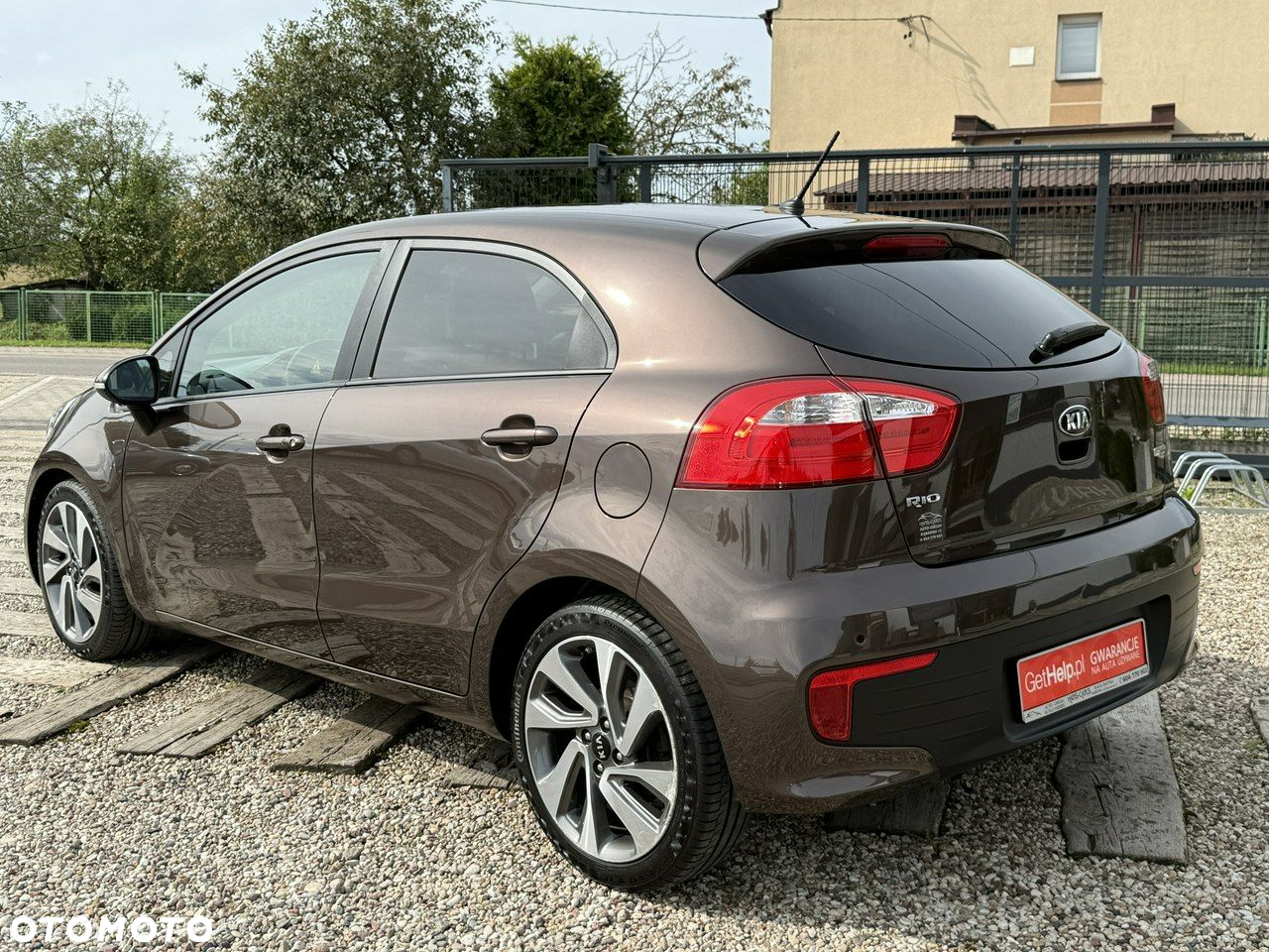 Kia Rio - 4
