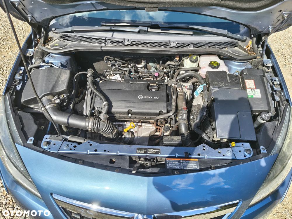 Opel Astra 1.6 Turbo Cosmo - 30