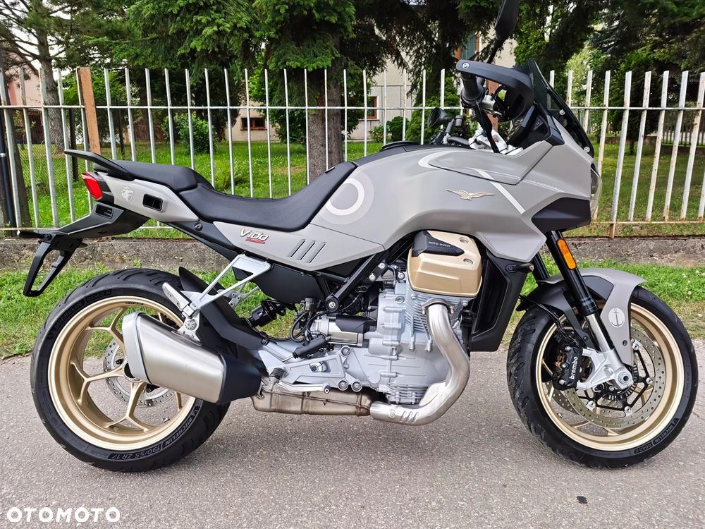 Moto Guzzi V100 Mandello - 13
