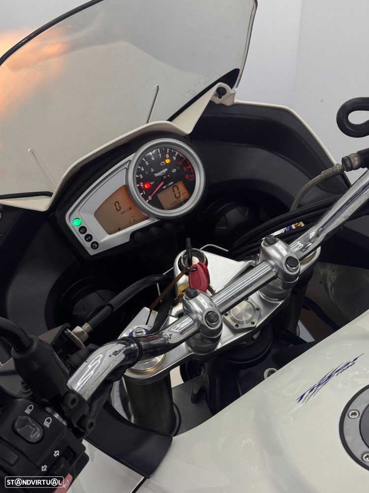 Triumph Tiger 1050 - 17