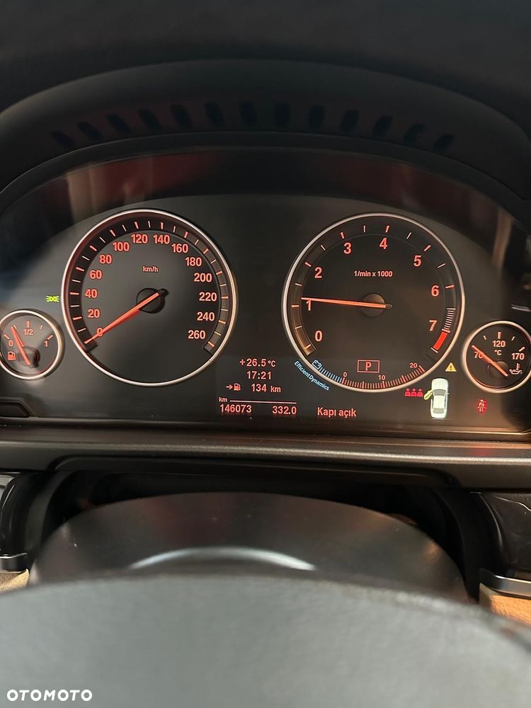 BMW Seria 5 528i xDrive - 11