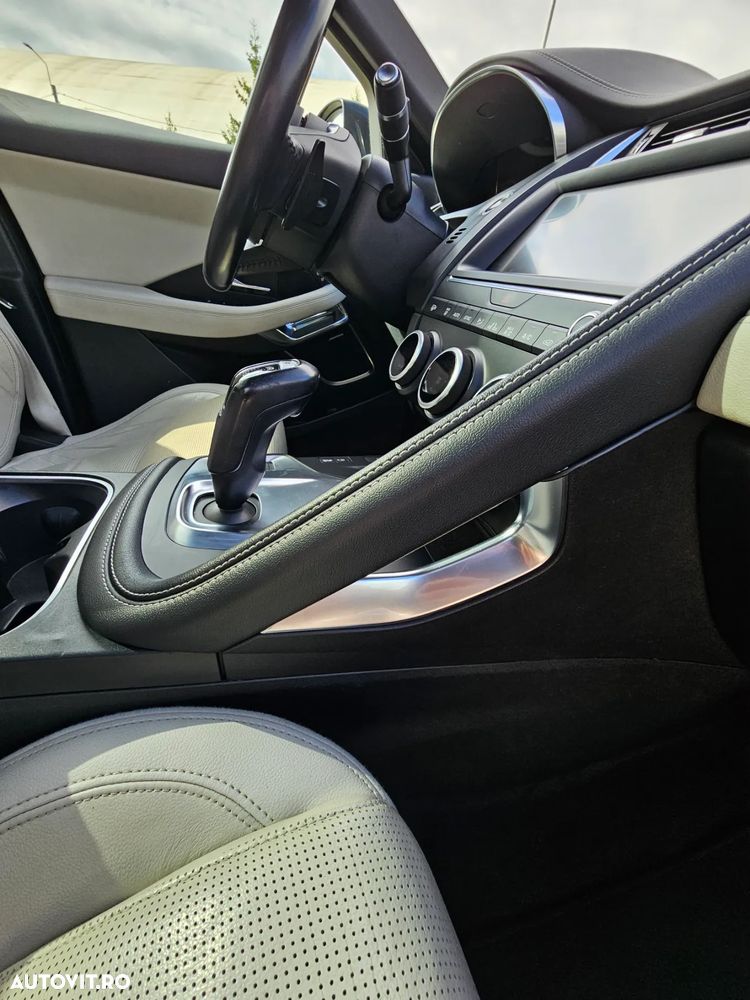 Jaguar E-Pace P250 AWD R-Dynamic Black - 22