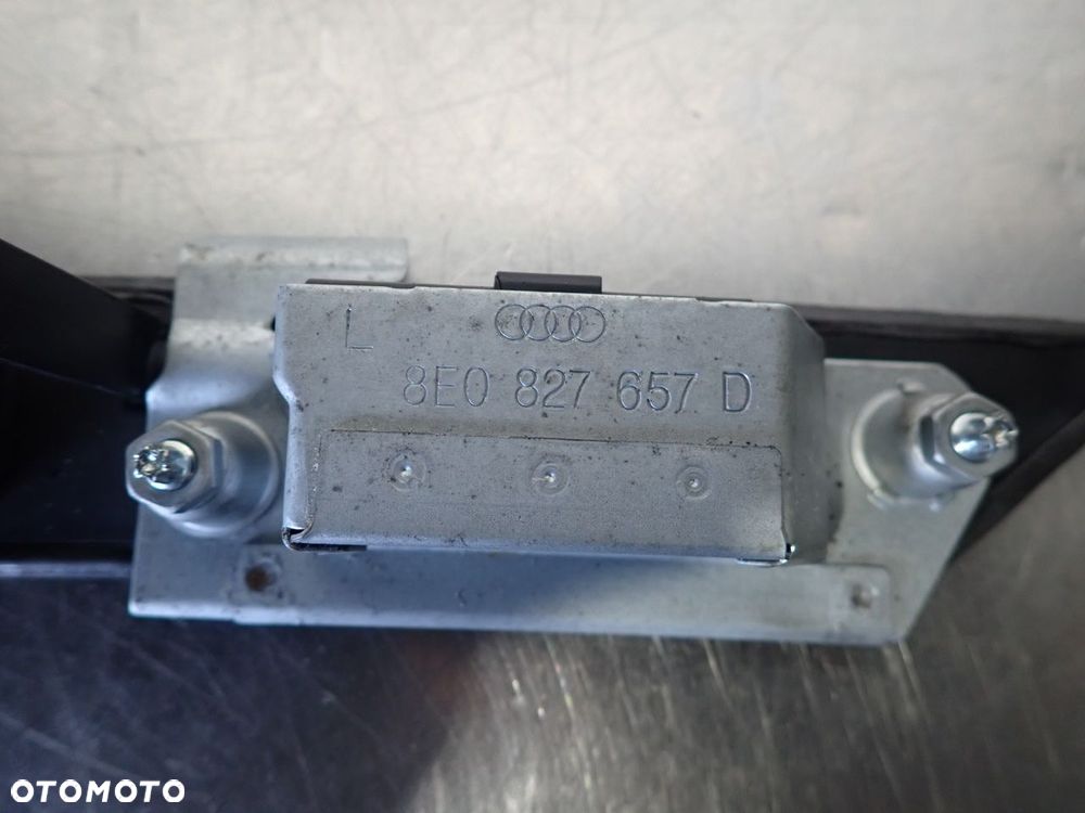 MIKROSTYK KLAPY BAGAŻNIKA AUDI A6 C6 8E0827657D - 2