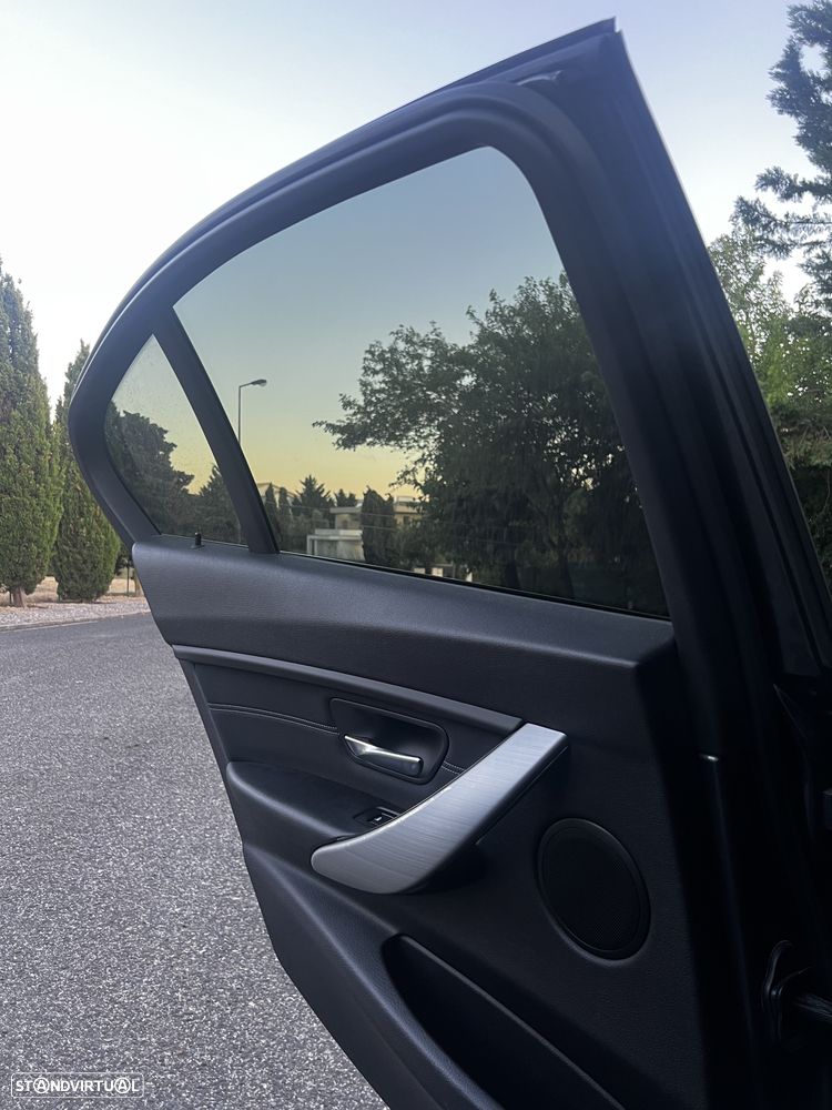 BMW 318 d Line Sport — fotografia 15