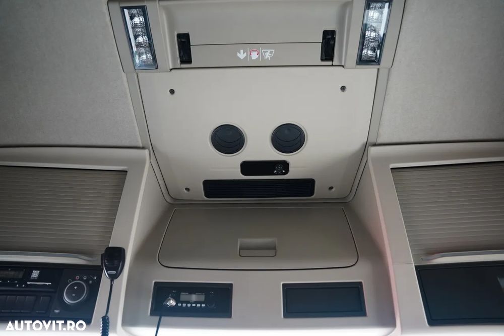 Volvo FH 460 / KIT / I-PARK COOL / MEGA / PLATFORMĂ JOSĂ / + FLIEGL / MEGA CORTINĂ / LOCĂ DIN OȚEL - 7 M / ACOPERIȘ RIDICAT / PLATFORMĂ JOSĂ - 31