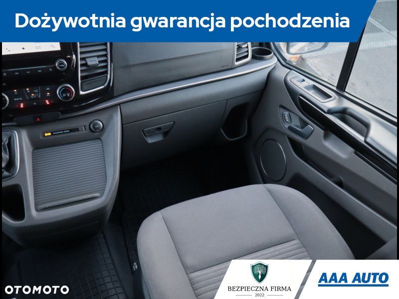 Ford Tourneo Custom - 9