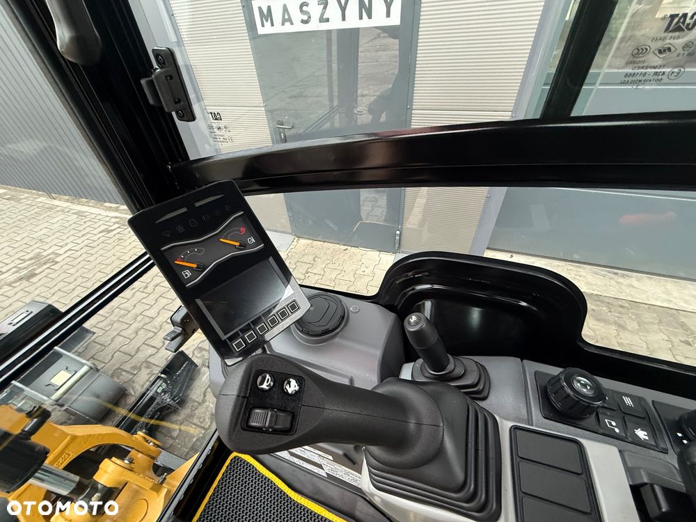 Caterpillar MINIKOPARKA CAT CATERPILLAR 301.8 CR 301 302 2024R. 340mtg - 12