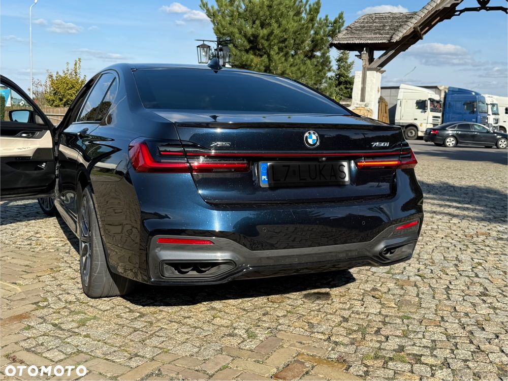 BMW Seria 7 750i xDrive sport - 22