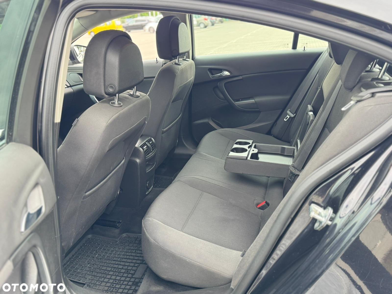 Opel Insignia 1.8 - 12