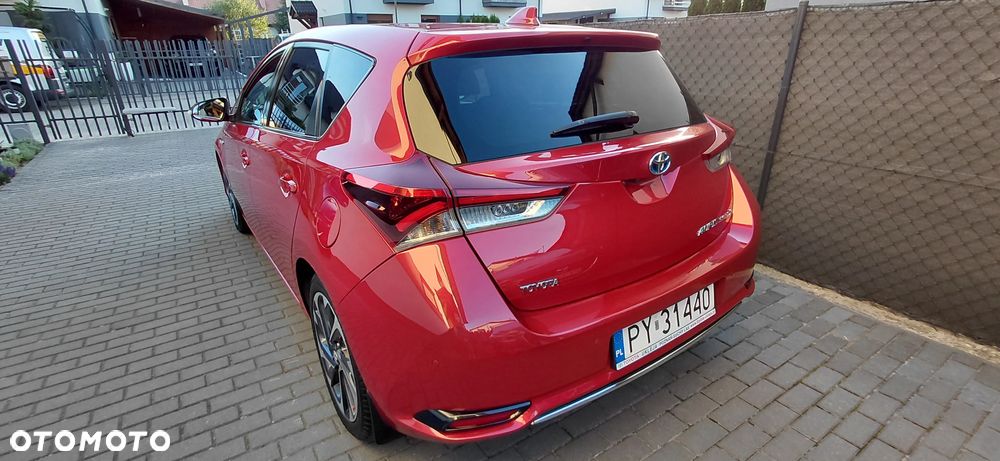 Toyota Auris Hybrid 135 Dynamic - 32