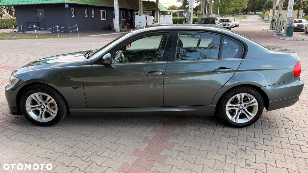 BMW Seria 3 318i - 2