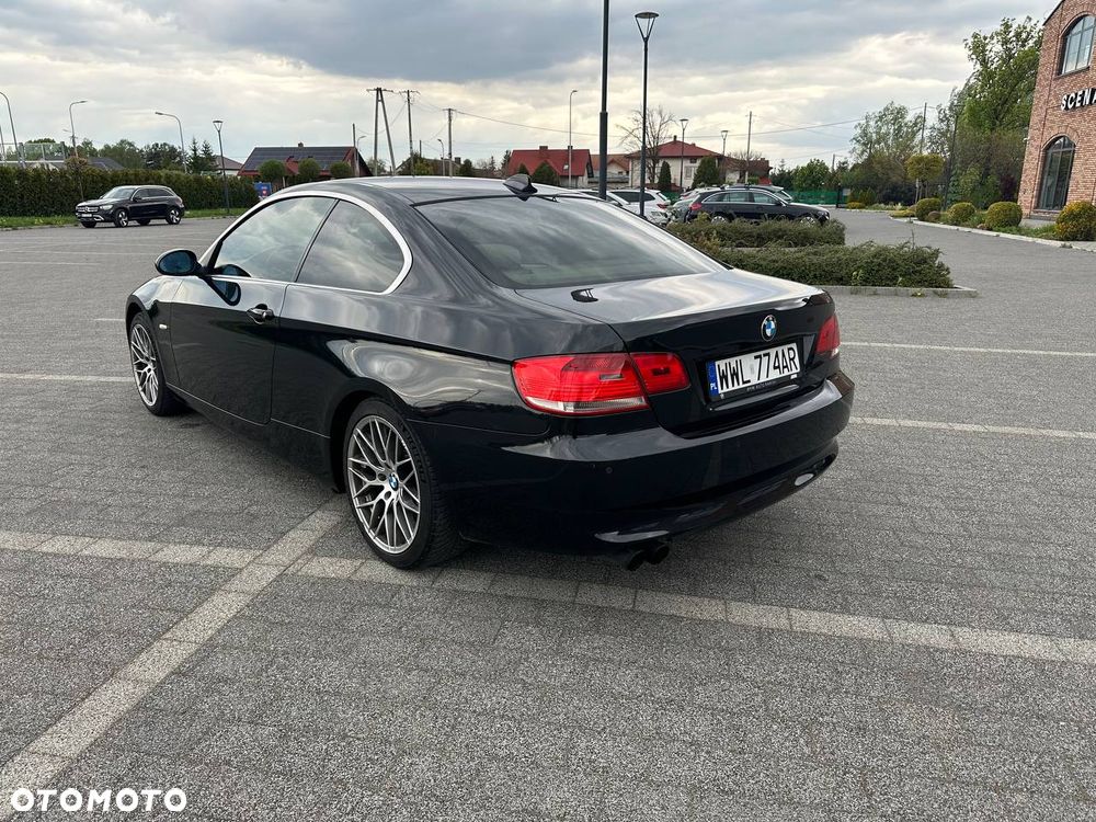 BMW Seria 3 325i - 7