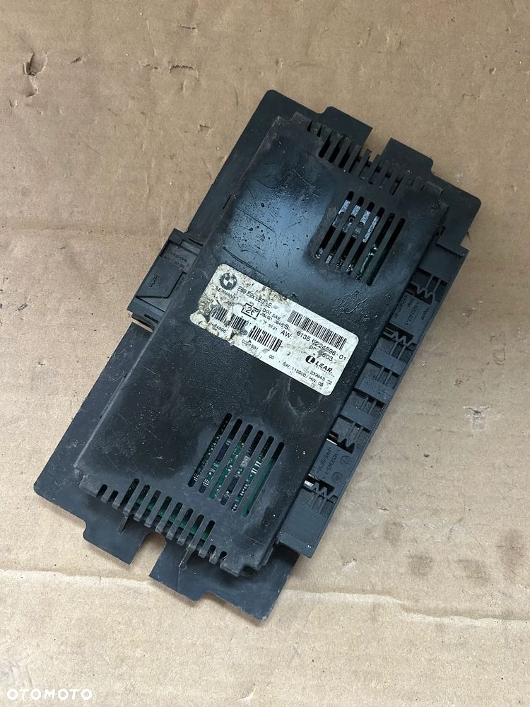MODUŁ ŚWIATEŁ LED XENON BMW E90 E91 9224596 - 2