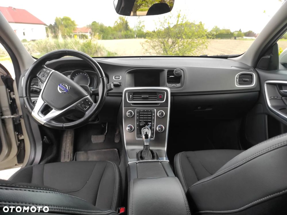 Volvo V60 T5 Drive-E Momentum - 9