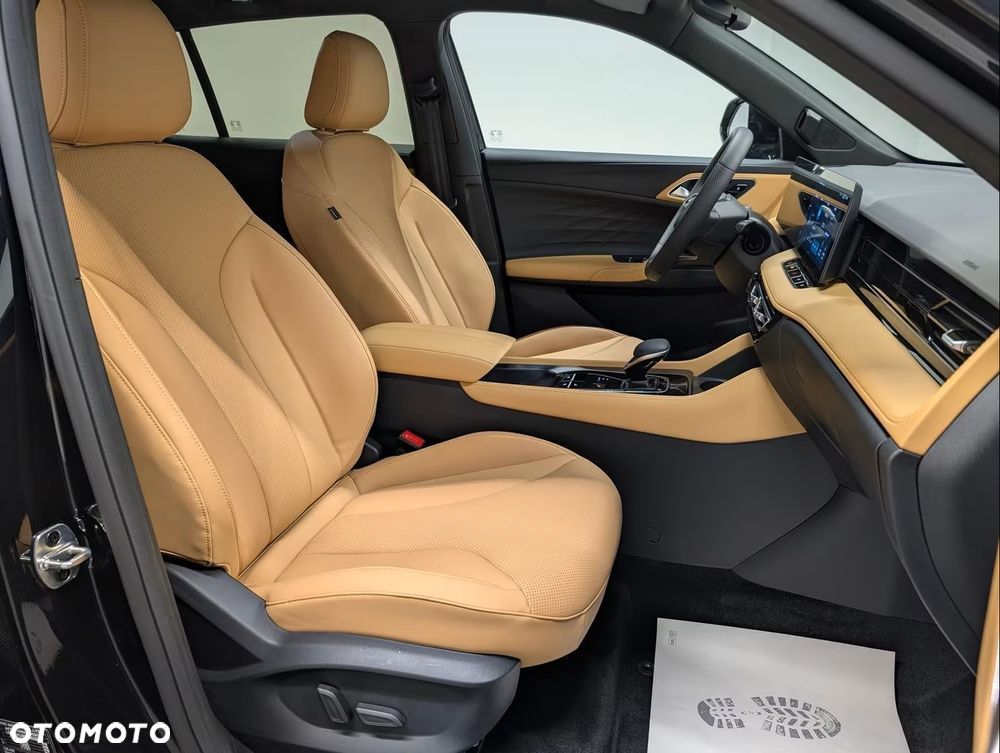 MG HS 1.5T HEV+ Exclusive - 12