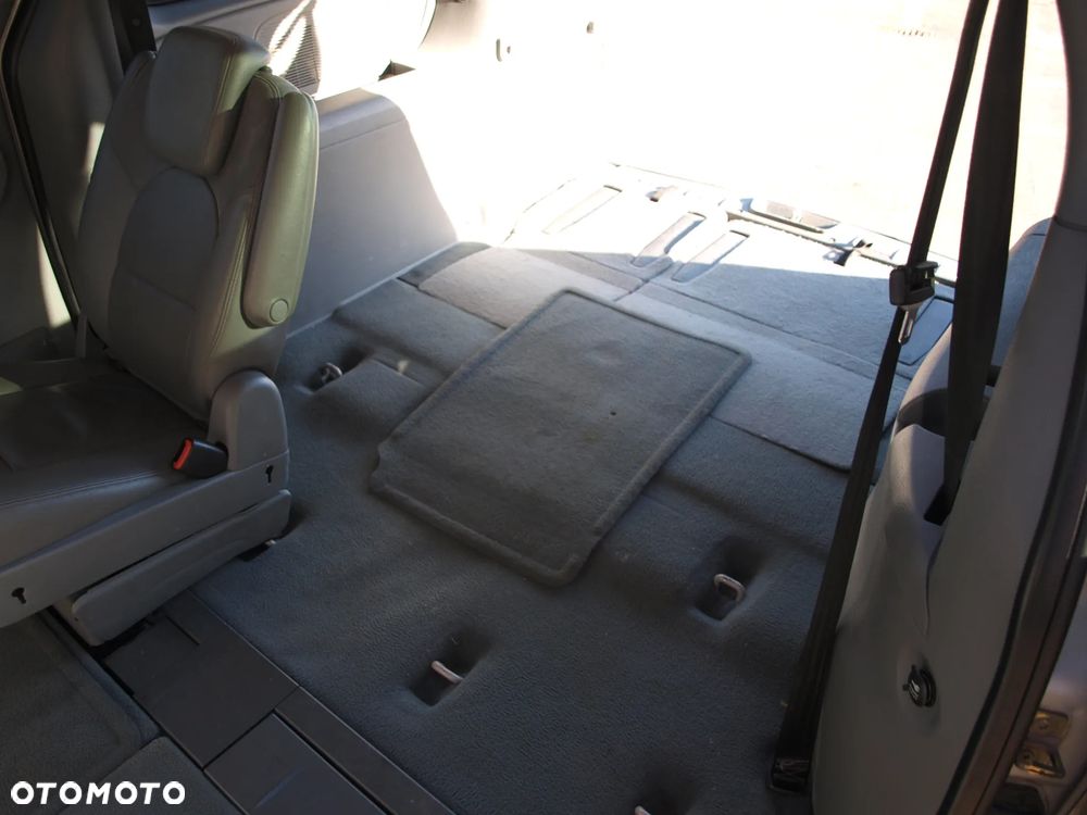 Chrysler Grand Voyager - 23