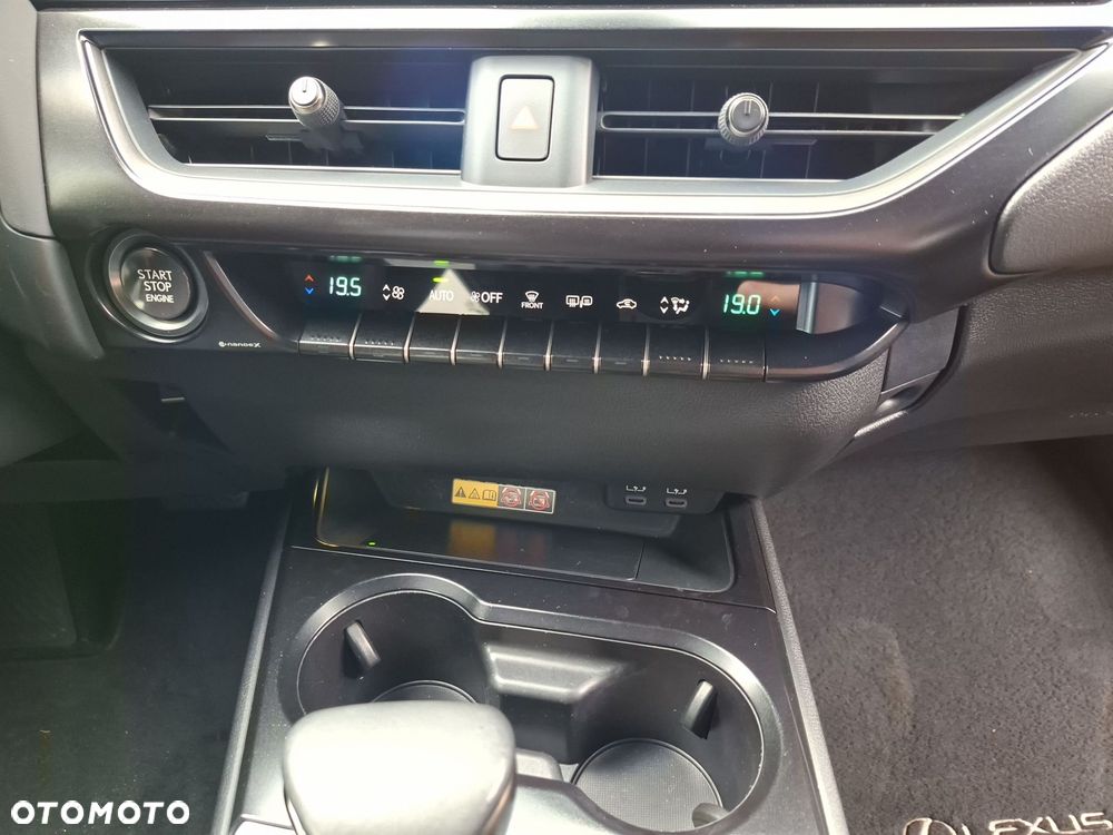 Lexus UX 200 GPF F Sport Design 2WD - 30