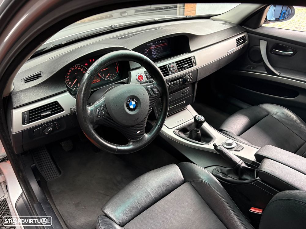 BMW 320 d Touring - 15