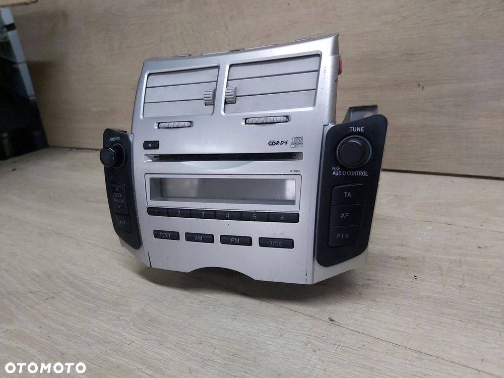 Toyota Yaris II Radio CD W13801 86120-0D200 - 2