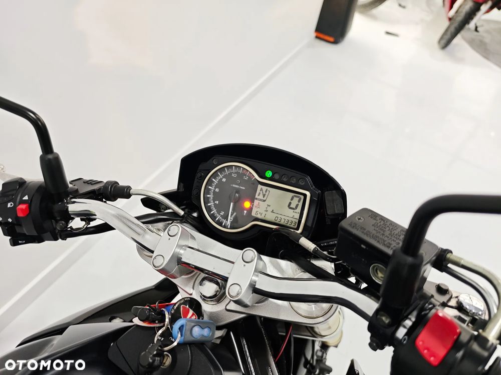Suzuki GSR - 5