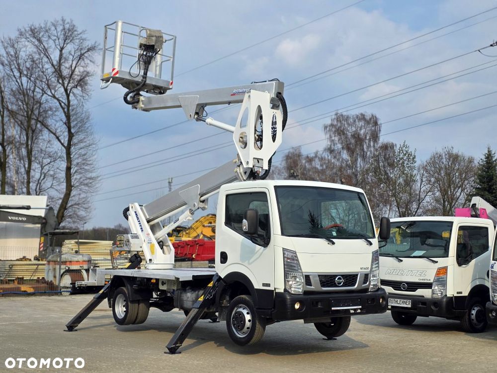 Nissan Cabstar / Multitel HX195 - 11