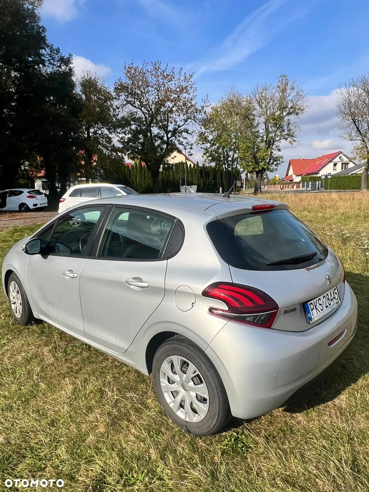 Peugeot 208 2016 photo 5