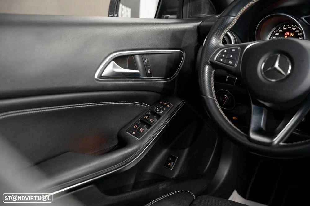 Mercedes-Benz CLA 200 d 7G-DCT Urban - 15