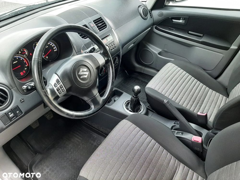 Suzuki SX4 1.6 Comfort Plus 4WD - 19