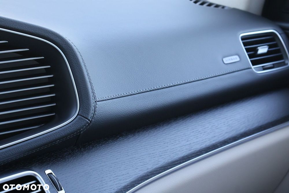 Mercedes-Benz GLE - 19