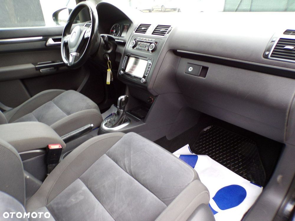 Volkswagen Touran - 30