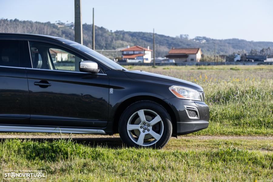 Volvo XC 60 2.0 D3 Drive R-Design 85 Anos Start/Stop - 18