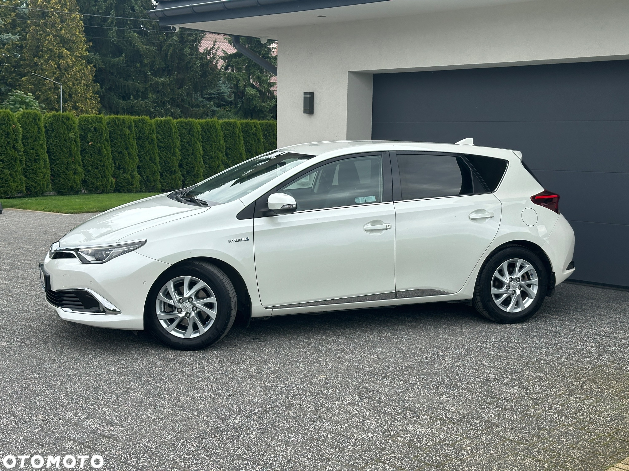Toyota Auris Hybrid 135 Premium - 12