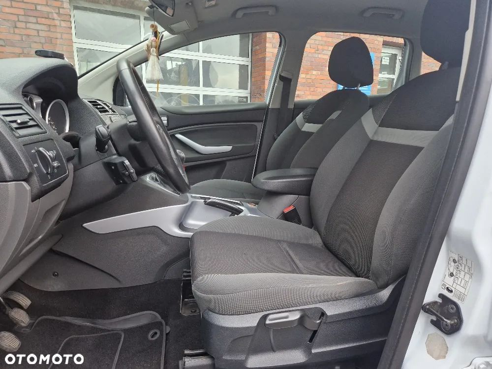 Ford Kuga 2.0 TDCi 4WD Trend - 24