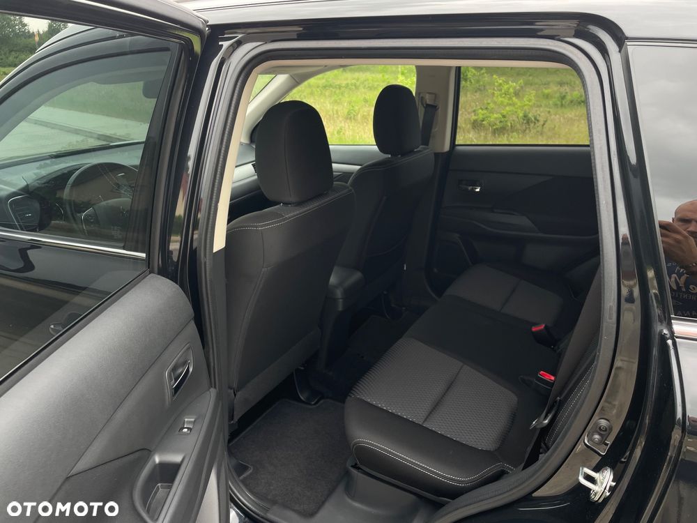 Mitsubishi Outlander 2.0 2WD Active - 29