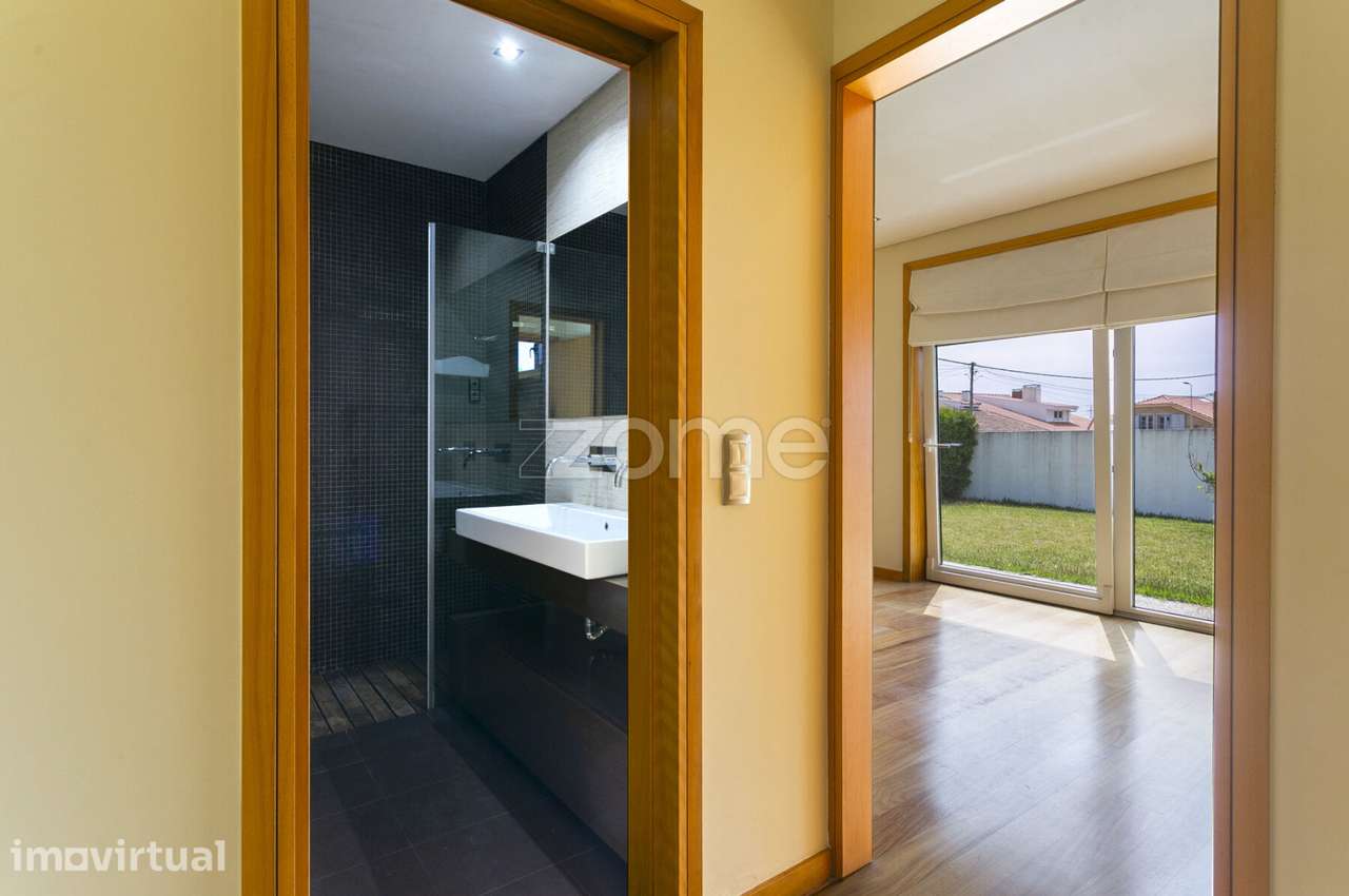 Moradia T4 Duplex c/ 745m2 de terreno, S. Félix da Marinha, V.N.Gaia - Grande imagem: 4/40