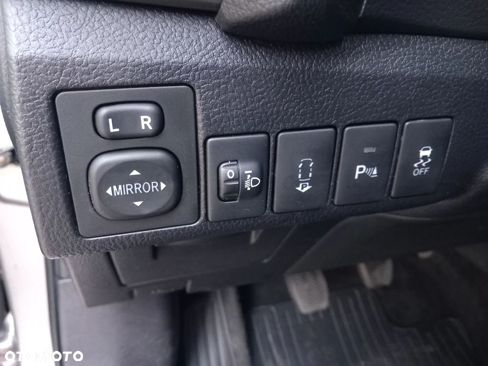 Toyota Auris 1.4 D-4D Premium Comfort - 21