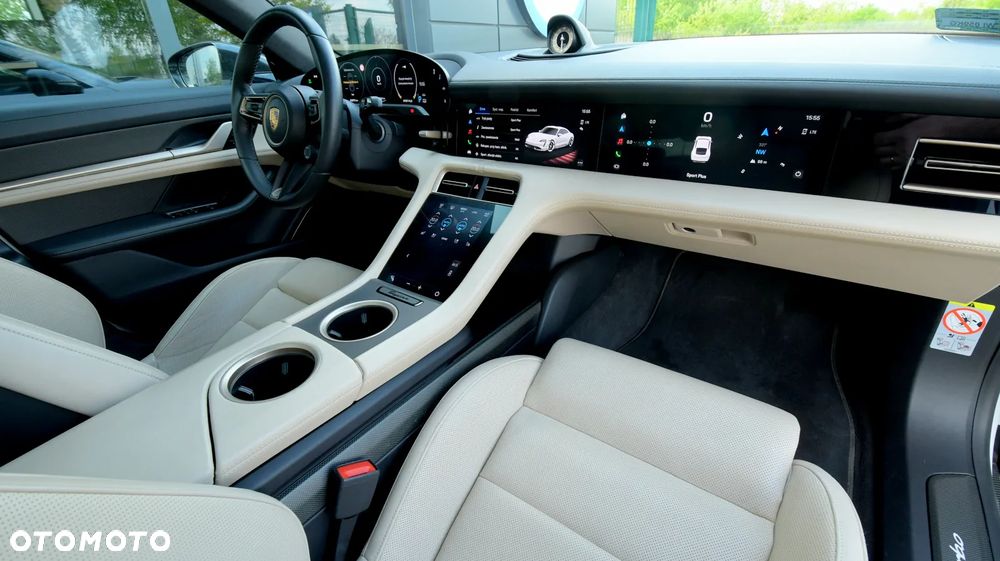 Porsche Taycan Turbo - 37