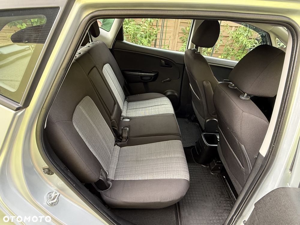 Kia Venga 1.4 CVVT Vision - 8
