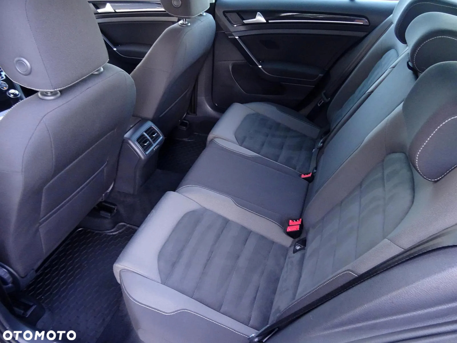 Volkswagen Golf Variant 2.0 TDI SCR Highline - 21