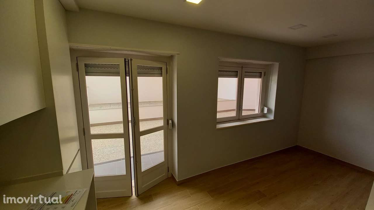 Apartamento T1 Remodelado com Terraço Privativo no Coração de Oeiras! - Grande imagem: 4/14