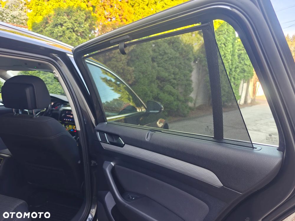 Volkswagen Passat 2.0 TDI SCR DSG Comfortline - 29